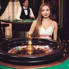Filipino player accessing 555betpk live casino tables on a smartphone